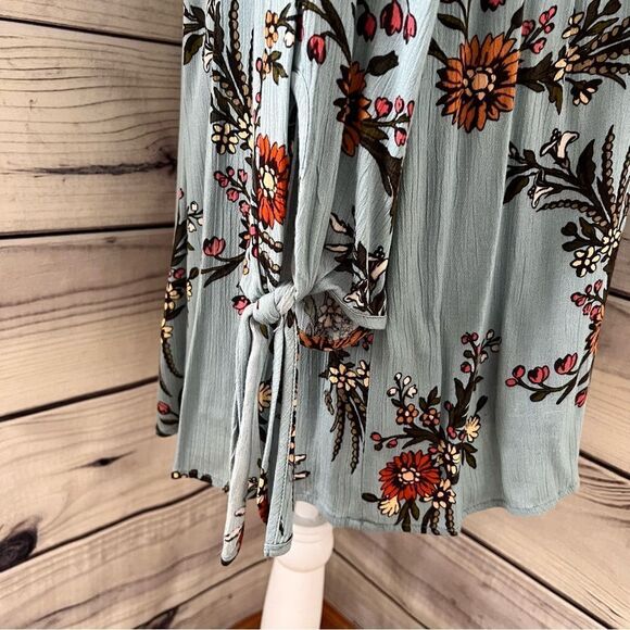 Sage Dusty Blue Floral Long Sleeve Open Back Shift Dress - Picture 7 of 10